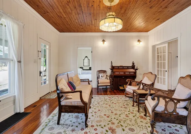 Photo 4 of Single family home for sale at 106 W End Ave, Mc Minnville, TN 37110 | MLS# 3620037 | Listing updated on 2026-10-13