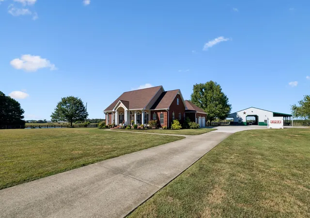 Photo 2 of Single family home for sale at 4582 N Old Hwy 41, Springfield, TN 37172 | MLS# 3615309 | Listing updated on 2026-10-28