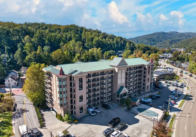 Condo for sale at 210 Roaring Frk Ext #404, Gatlinburg, TN 37738 | MLS# 3612671