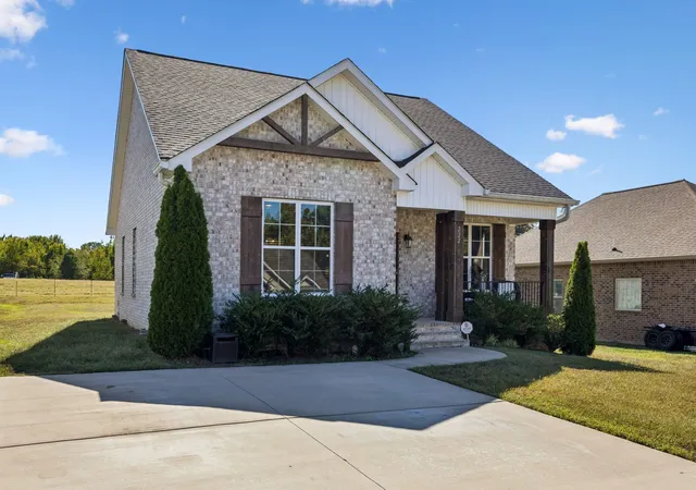 Photo 3 of Single family home for sale at 222 Julia Ann Ct, Springfield, TN 37172 | MLS# 3612582 | Listing updated on 2026-10-10