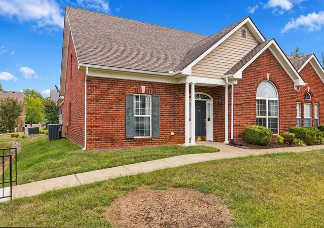 Photo 2 of Townhouse for sale at 2 Bradley Ct, Lebanon, TN 37087 | MLS# 3612678 | Listing updated on 2026-10-07
