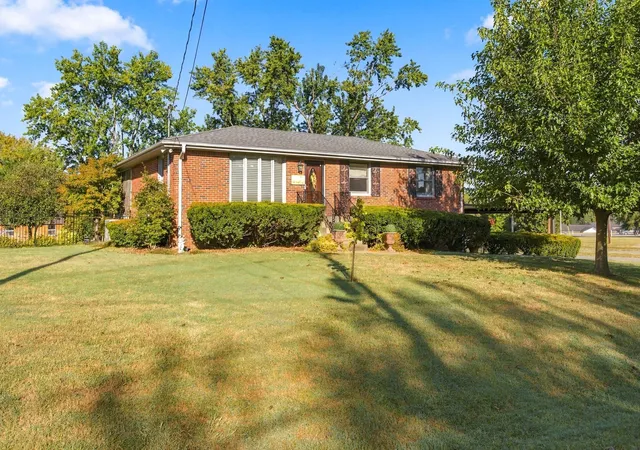 Photo 2 of Single family home for sale at 102 Belinda Dr, Hermitage, TN 37076 | MLS# 3618616 | Listing updated on 2026-10-09