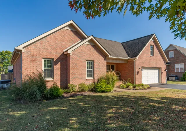 Photo 1 of Single family home for sale at 305 Springdale Dr, Columbia, TN 38401 | MLS# 3612612 | Listing updated on 2026-10-10