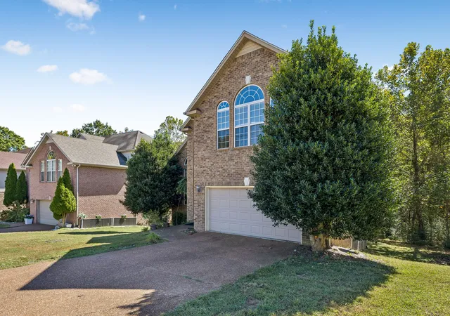 Photo 2 of Single family home for sale at 5409 Oak Chase Dr, Antioch, TN 37013 | MLS# 3612609 | Listing updated on 2026-10-08