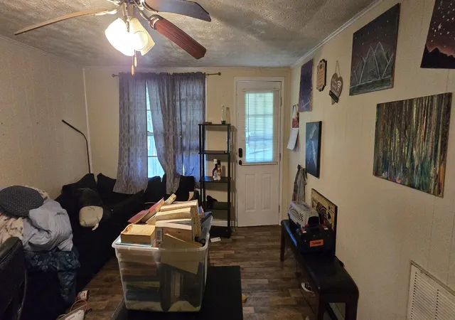 Photo 3 of Single family home for sale at 1372 Old Kentucky Rd, Tazewell, TN 37879 | MLS# 3612627 | Listing updated on 2026-10-07