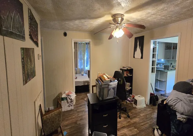 Photo 3 of Single family home for sale at 1372 Old Kentucky Rd, Tazewell, TN 37879 | MLS# 3612627 | Listing updated on 2026-10-07