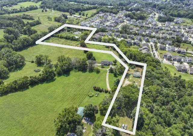 Photo 1 of Single family home for sale at 4165 Clovercroft Rd, Franklin, TN 37067 | MLS# 3612631 | Listing updated on 2026-10-07