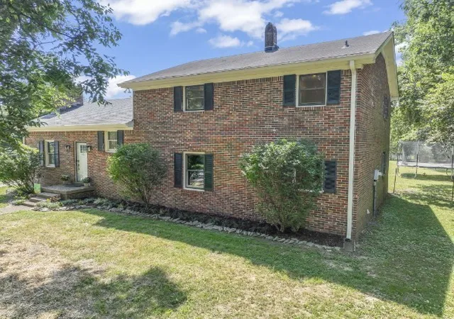 Photo 3 of Single family home for sale at 4165 Clovercroft Rd, Franklin, TN 37067 | MLS# 3612631 | Listing updated on 2026-10-07