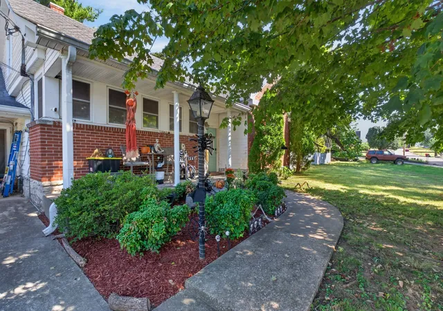 Photo 3 of Single family home for sale at 635 Jefferson Ave E, Carthage, TN 37030 | MLS# 3612632 | Listing updated on 2026-10-07