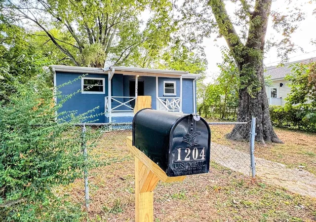 Photo 2 of Single family home for sale at 1204 East 34th St, Chattanooga, TN 37407 | MLS# 3612634 | Listing updated on 2026-10-07
