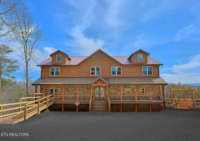 Photo 2 of Mansion for sale at 1175 Woodland Trek Ln, Sevierville, TN 37876 | MLS# 3612643 | Listing updated on 2026-10-07