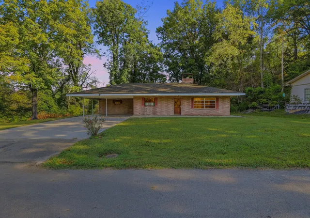 Photo 2 of Sale Pending at 130 Sunset Dr, Pigeon Forge, TN 37863 | MLS# 3620693 | Listing updated on 2026-10-20