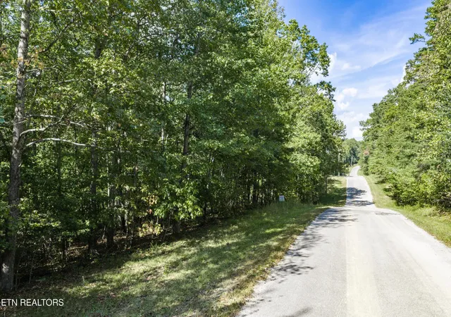 Photo 2 of Sale Pending at 1426 E Overlook Rd, Monterey, TN 38574 | MLS# 3612648 | Listing updated on 2026-10-09