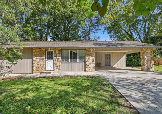 Photo 1 of Sale Pending at 136 Sunset Dr, Pigeon Forge, TN 37863 | MLS# 3620695 | Listing updated on 2026-10-20