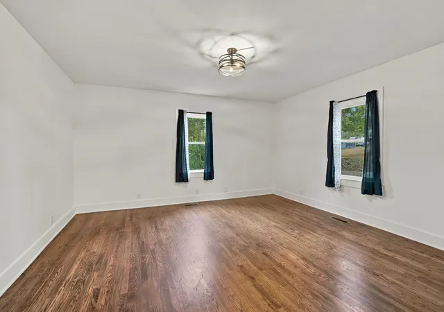 Photo 3 of Single family home for sale at 606 Thomas Ave, Cumberland City, TN 37050 | MLS# 3619769 | Listing updated on 2026-10-13