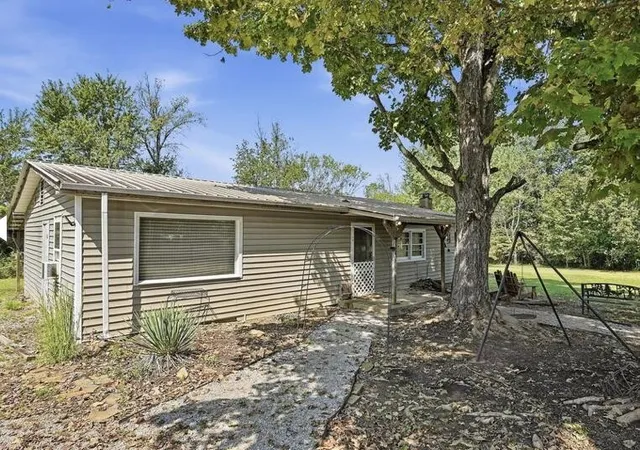 Photo 2 of Single family home for sale at 7484 Dunbar Rd, Crossville, TN 38572 | MLS# 3612710 | Listing updated on 2026-10-07