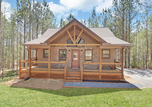 Photo 2 of Single family home for sale at 313 Burger Rd, Murphy, NC 28906 | MLS# 3612691 | Listing updated on 2026-10-07
