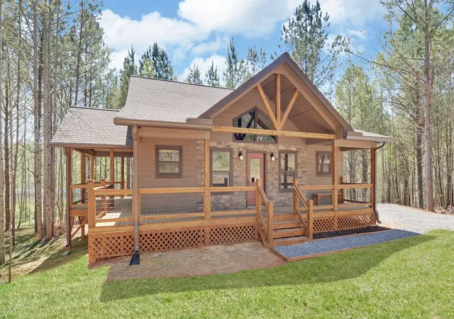Photo 3 of Single family home for sale at 313 Burger Rd, Murphy, NC 28906 | MLS# 3612691 | Listing updated on 2026-10-07