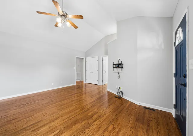 Photo 3 of Single family home for sale at 614 Lilycrest Dr, Gallatin, TN 37066 | MLS# 3612867 | Listing updated on 2026-10-10