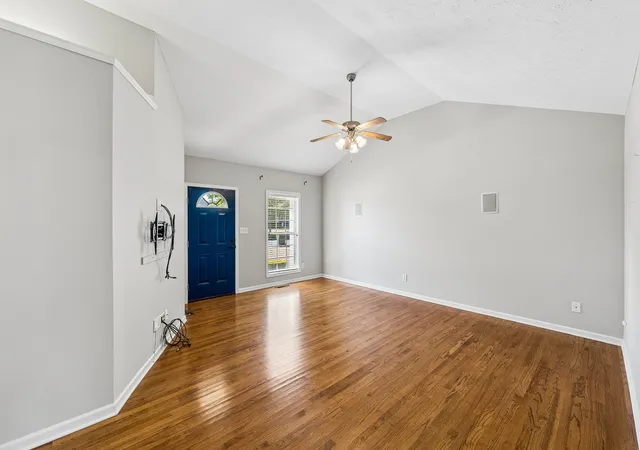 Photo 3 of Single family home for sale at 614 Lilycrest Dr, Gallatin, TN 37066 | MLS# 3612867 | Listing updated on 2026-10-10