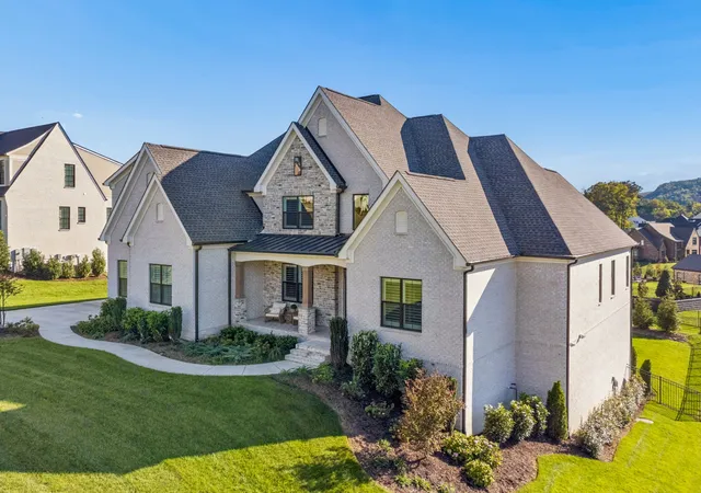 Photo 2 of Single family home for sale at 9541 Tarren Ml Ln, Brentwood, TN 37027 | MLS# 3619741 | Listing updated on 2026-10-20