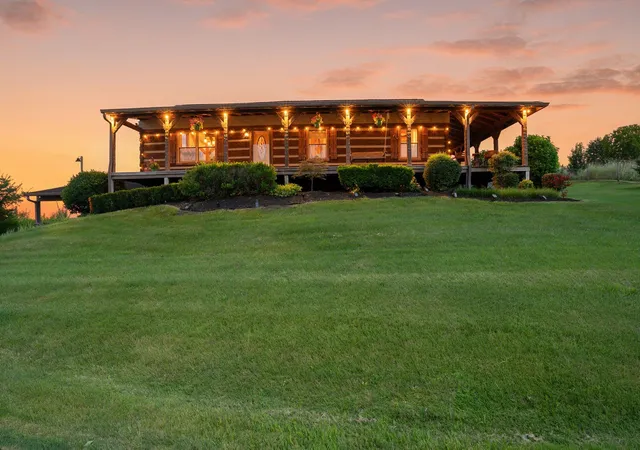 Single family home for sale at 812 New Shackle Is Rd, Hendersonville, TN 37075 | MLS# 3615074