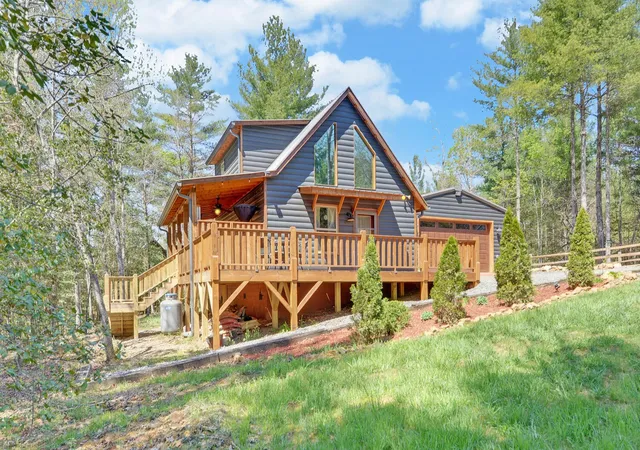 Photo 2 of Single family home for sale at 85 Travelers Trl, Murphy, NC 28906 | MLS# 3612785 | Listing updated on 2026-10-07