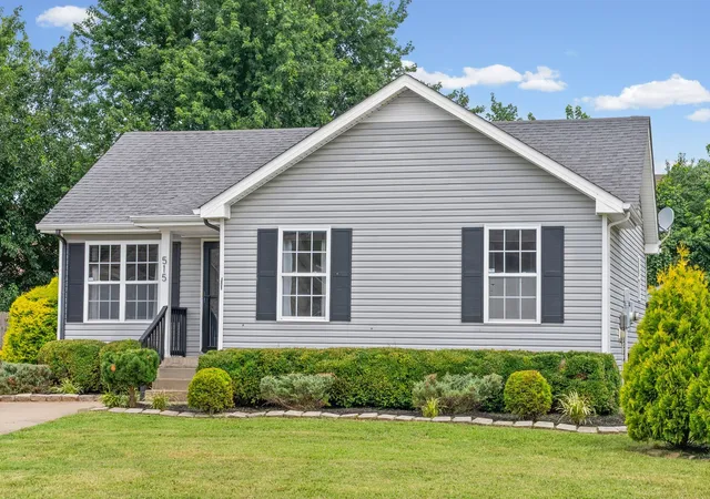 Photo 3 of Single family home for sale at 515 Oakmont Dr, Clarksville, TN 37042 | MLS# 3619929 | Listing updated on 2026-10-23