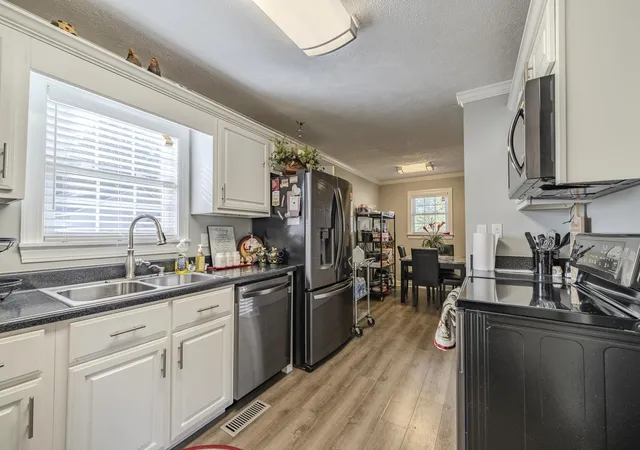 Photo 3 of Single family home for sale at 122 Canby Cir, Savannah, TN 38372 | MLS# 3612766 | Listing updated on 2026-10-07