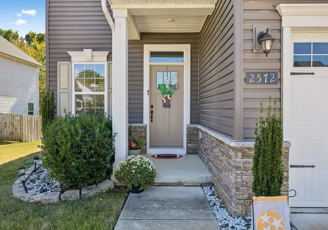 Photo 3 of Single family home for sale at 2572 Grv Park Way, Columbia, TN 38401 | MLS# 3612834 | Listing updated on 2026-10-08
