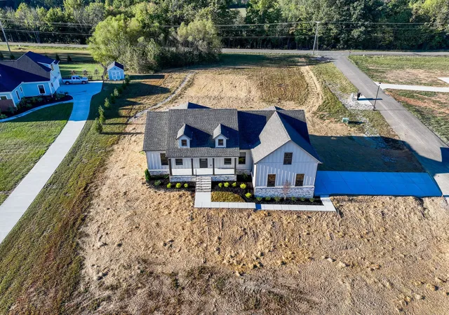 Photo 2 of Single family home for sale at 1049 Kateland Dr, Greenbrier, TN 37073 | MLS# 3613182 | Listing updated on 2026-10-08