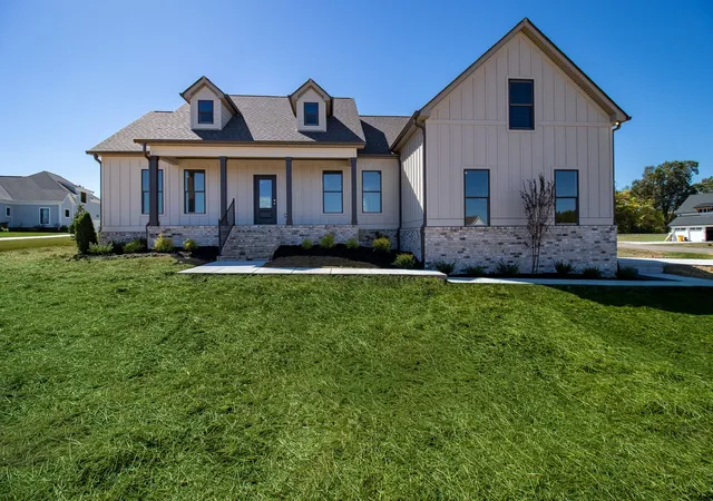 Photo 4 of Single family home for sale at 1049 Kateland Dr, Greenbrier, TN 37073 | MLS# 3613182 | Listing updated on 2026-10-09