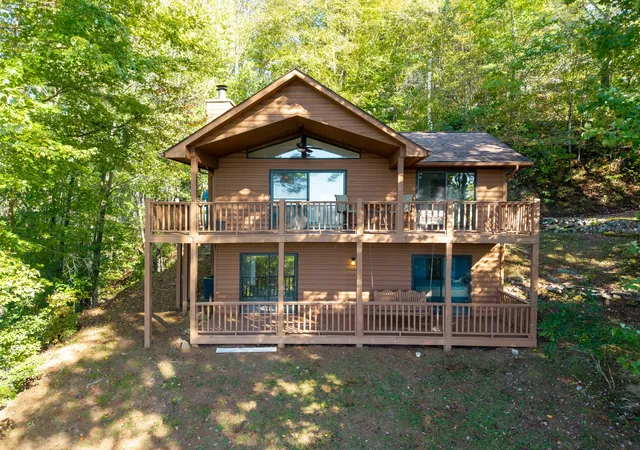 Photo 1 of Single family home for sale at 895 Lake Apalachia Acres Dr, Murphy, NC 28906 | MLS# 3618628 | Listing updated on 2026-10-09
