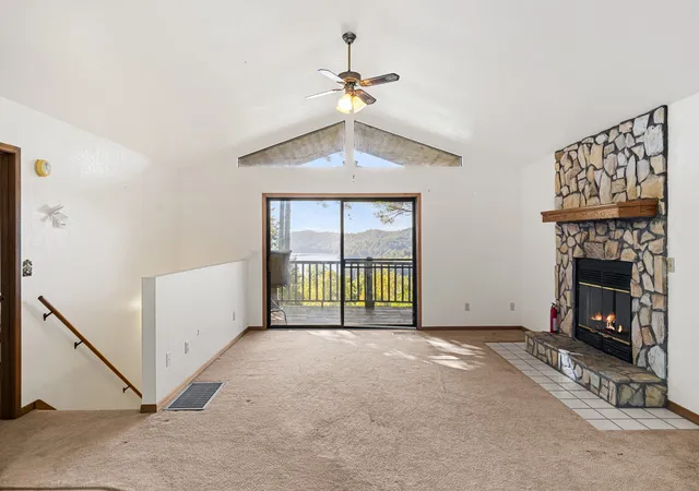 Photo 3 of Single family home for sale at 895 Lake Apalachia Acres Dr, Murphy, NC 28906 | MLS# 3618628 | Listing updated on 2026-10-09
