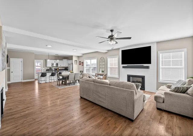 Photo 4 of Single family home for sale at 709 Carillo Dr, Clarksville, TN 37040 | MLS# 3615109 | Listing updated on 2026-10-08