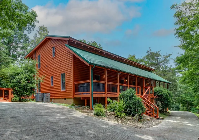 Photo 2 of Single family home for sale at 1707 Ridgecrest Dr, Sevierville, TN 37876 | MLS# 3612884 | Listing updated on 2026-10-07