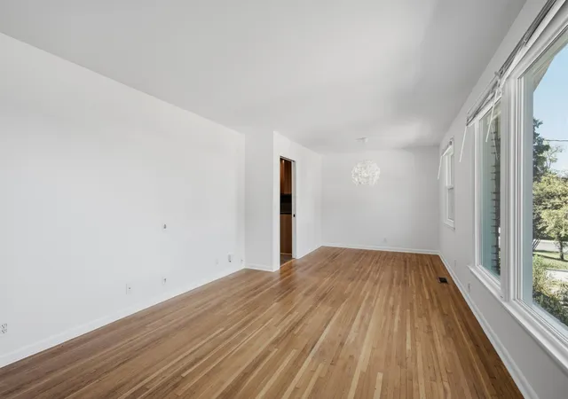Photo 2 of Single family home for sale at 504 Highcrest Dr, Nashville, TN 37211 | MLS# 3613288 | Listing updated on 2026-10-09