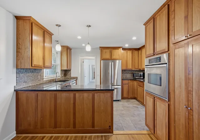 Photo 4 of Single family home for sale at 504 Highcrest Dr, Nashville, TN 37211 | MLS# 3613288 | Listing updated on 2026-10-09