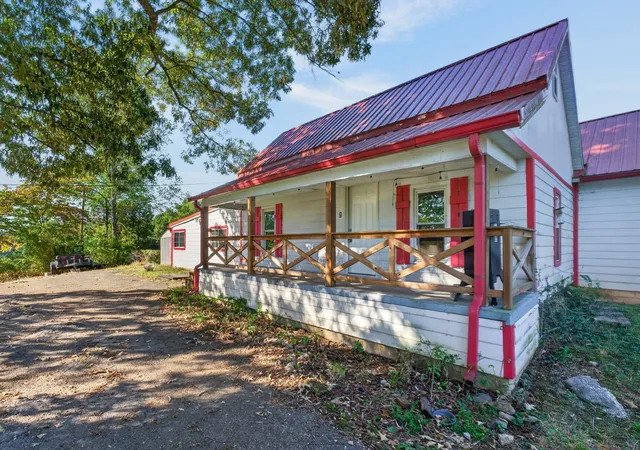 Single family home for sale at 1022 Fairview Rd, McMinnville, TN 37110 | MLS# 3615381