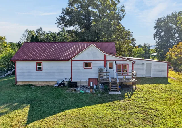 Photo 4 of Single family home for sale at 1022 Fairview Rd, Mc Minnville, TN 37110 | MLS# 3615381 | Listing updated on 2026-10-08