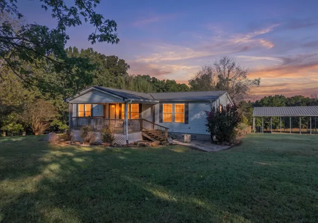 Photo 2 of Manufactured home for sale at 501 W George Durham Rd, Westmoreland, TN 37186 | MLS# 3621295 | Listing updated on 2026-10-22