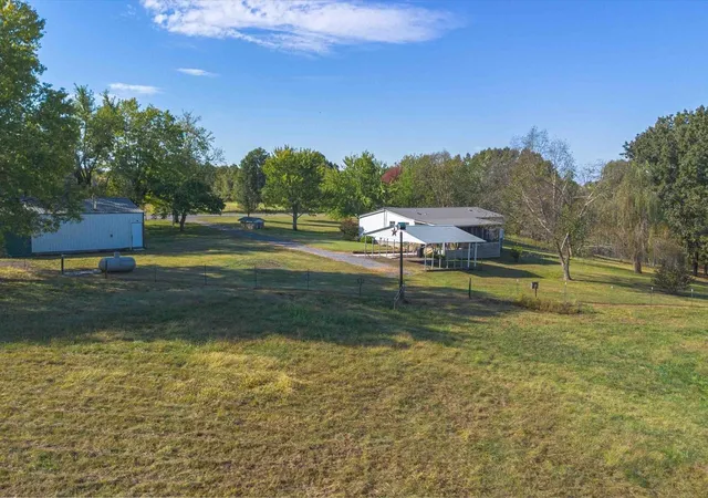Photo 3 of Manufactured home for sale at 501 W George Durham Rd, Westmoreland, TN 37186 | MLS# 3621295 | Listing updated on 2026-10-22