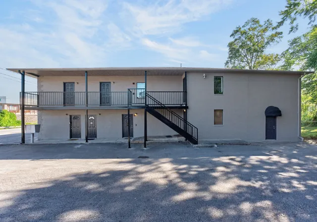 Photo 1 of Multi family home for sale at 916 Sparta St, Mc Minnville, TN 37110 | MLS# 3615385 | Listing updated on 2026-10-08
