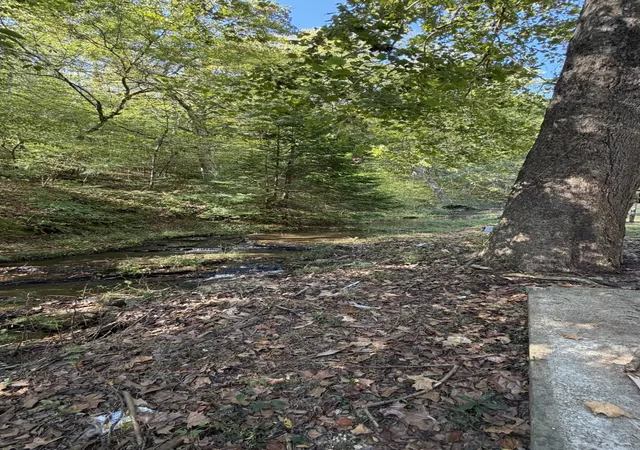 Photo 3 of Single family home for sale at 933 Weakley Crk Rd, Lawrenceburg, TN 38464 | MLS# 3613023 | Listing updated on 2026-10-07