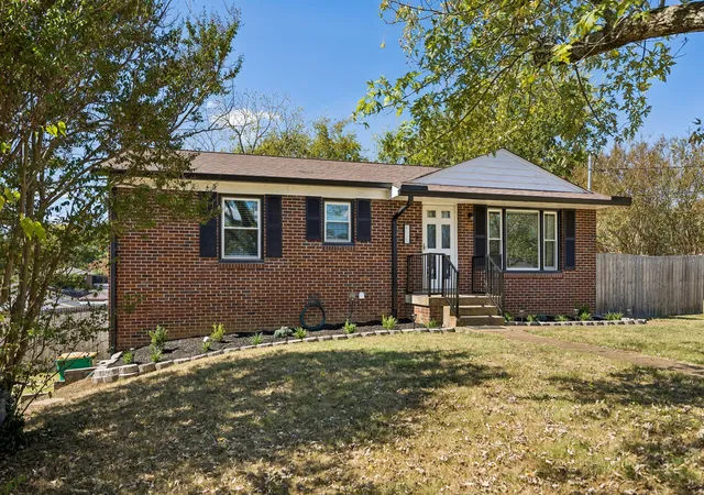 Photo 2 of Single family home for sale at 578 Scenic Dr, Lewisburg, TN 37091 | MLS# 3613294 | Listing updated on 2026-10-08