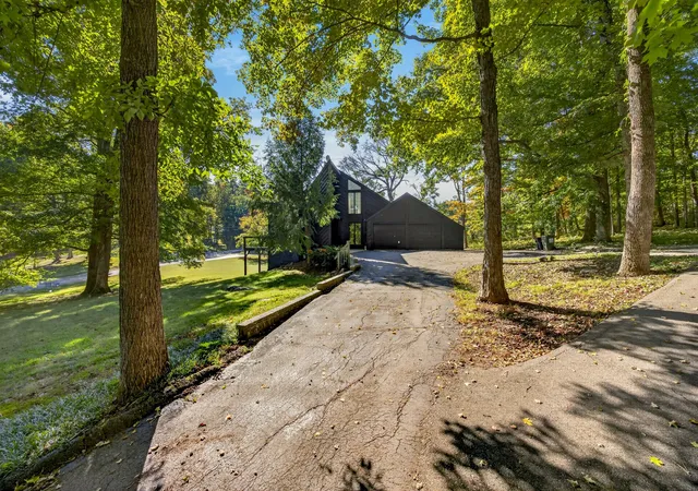 Single family home for sale at 674 Skyline Dr, Sparta, TN 38583 | MLS# 3618629 | Listing updated on 2026-10-09
