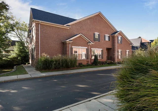 Photo 3 of Single family home for sale at 128 Brilliantine Cir, Franklin, TN 37064 | MLS# 3615314 | Listing updated on 2026-10-08