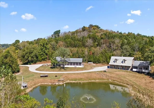 Photo 3 of Single family home for sale at 3000 Carters Crk Pike, Franklin, TN 37064 | MLS# 3620217 | Listing updated on 2026-10-25