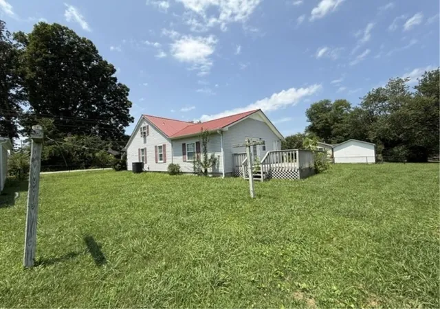 Photo 4 of Single family home for sale at 406 4th Avenue S, Baxter, TN 38544 | MLS# 3613065 | Listing updated on 2026-10-07