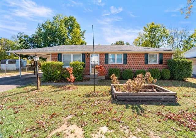 Photo 1 of Single family home for sale at 205 Jackson St, Lawrenceburg, TN 38464 | MLS# 3619192 | Listing updated on 2026-10-23